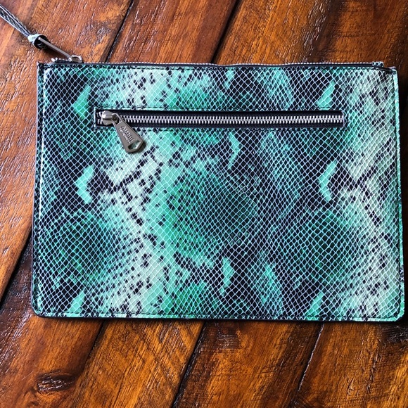 Aimee Kestenberg Green Snake Print Leather Clutch - Picture 5 of 12